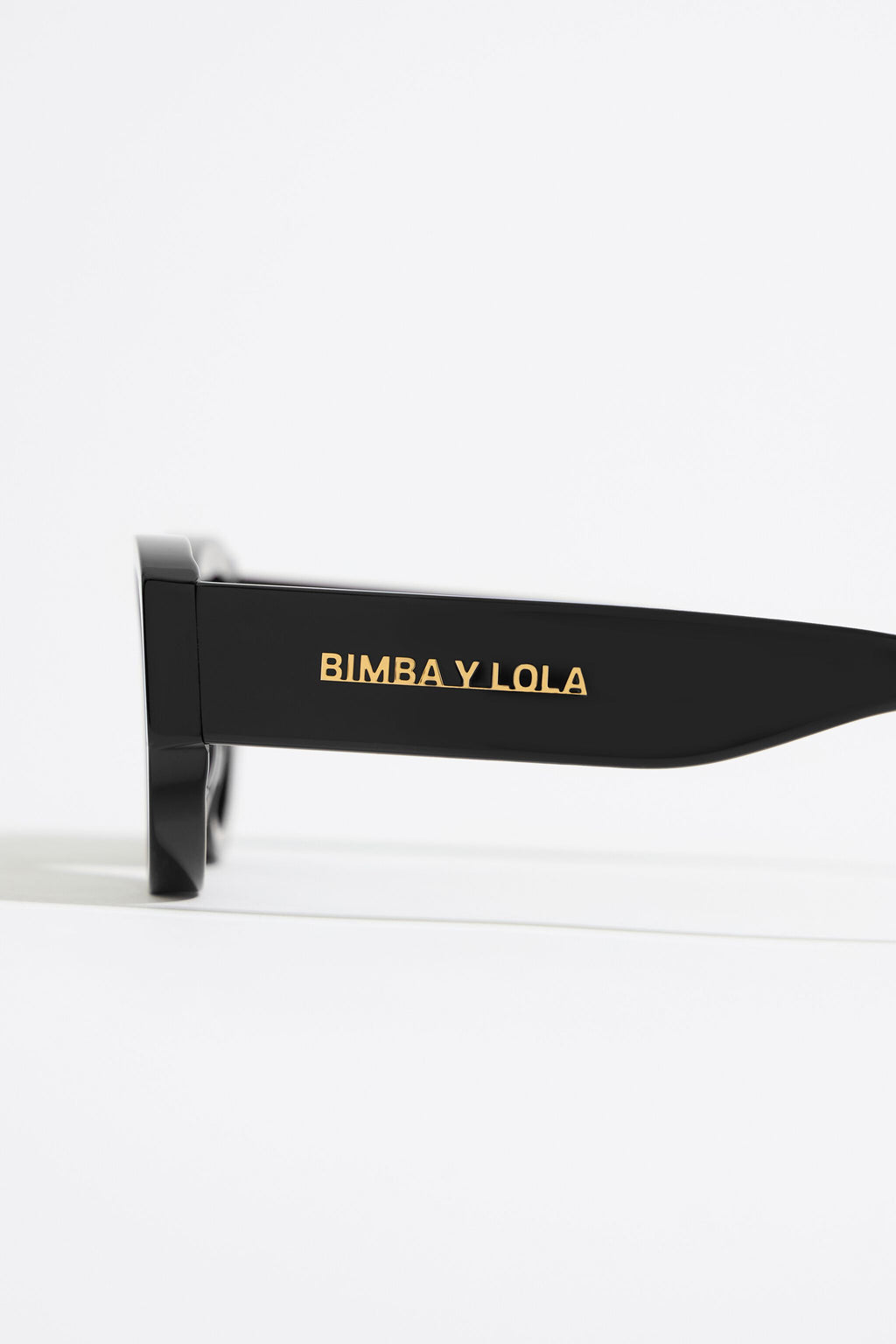 Black cat-eye sunglasses