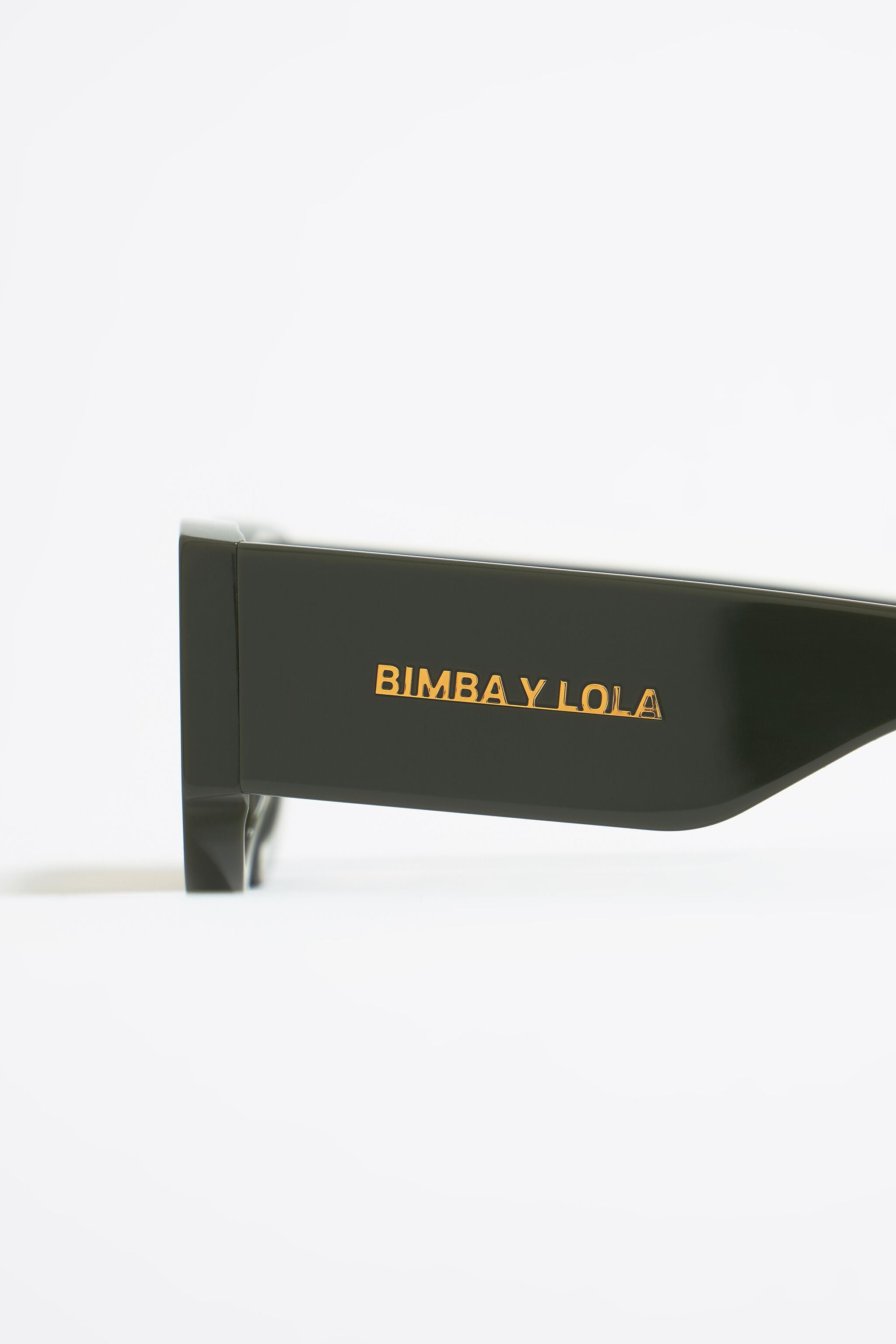 Military green rectangular sunglasses
