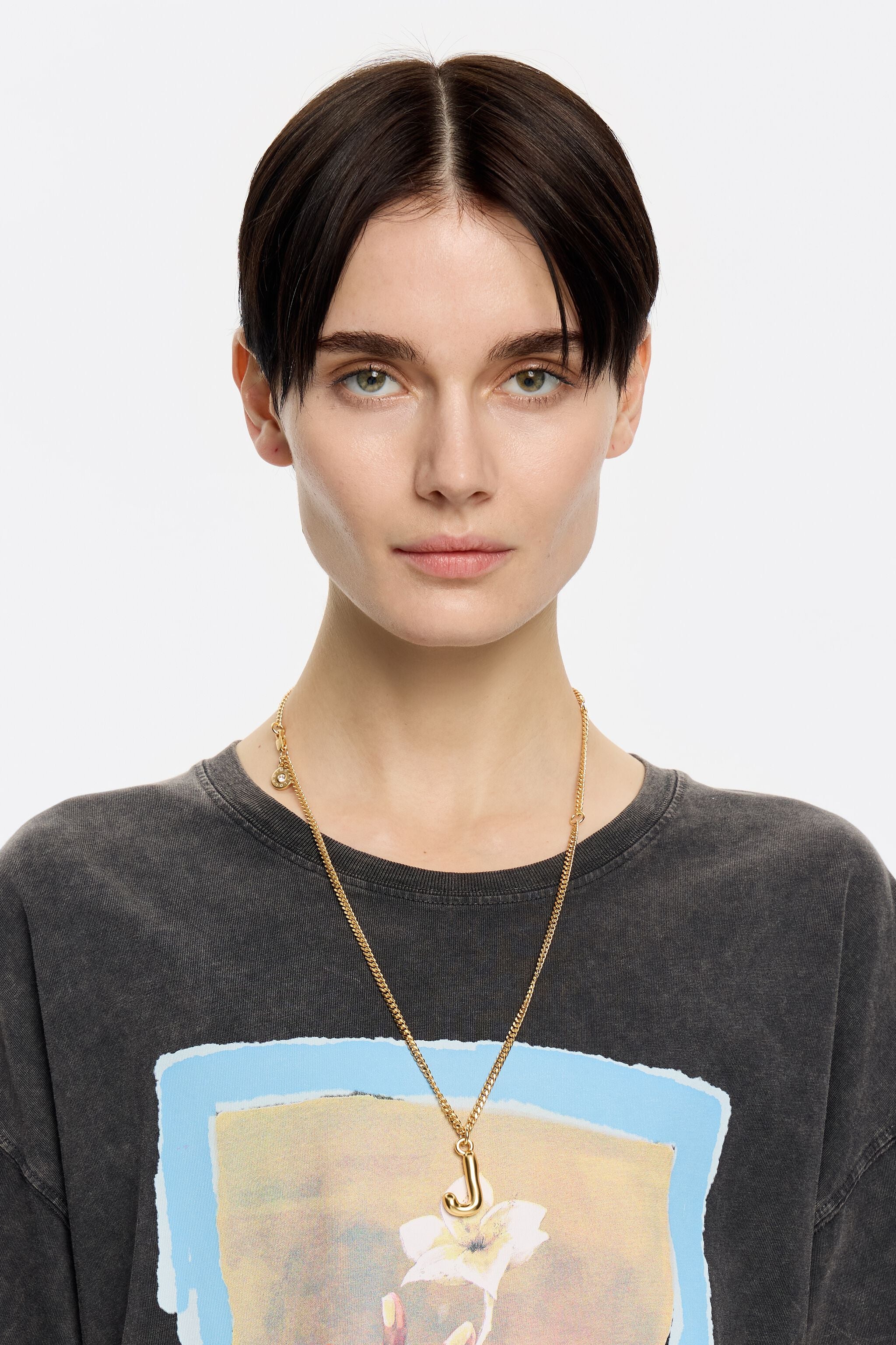 Gold letter B chain necklace