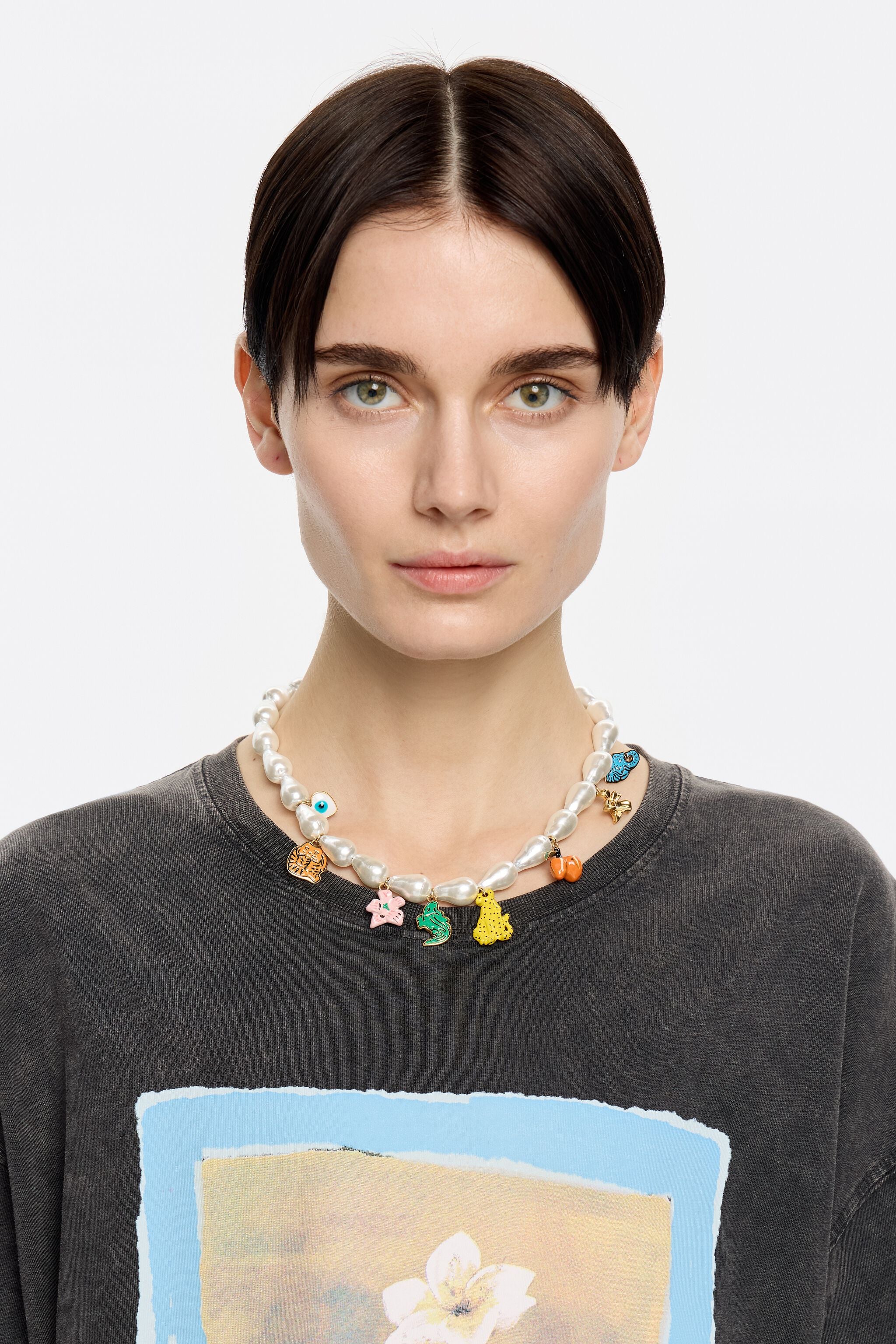 Jungle charms pearl necklace