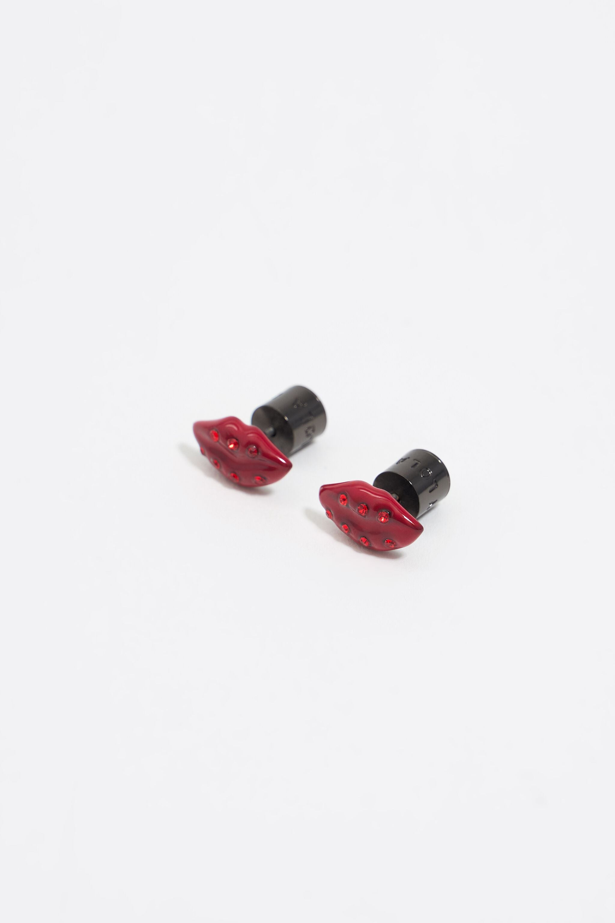 Red lips earrings