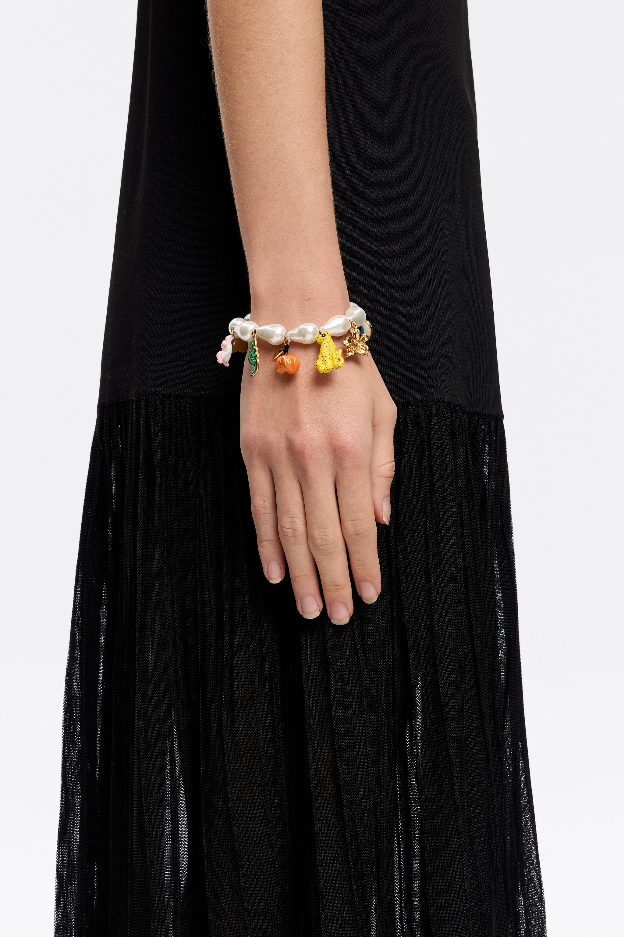 Jungle charms pearl bracelet