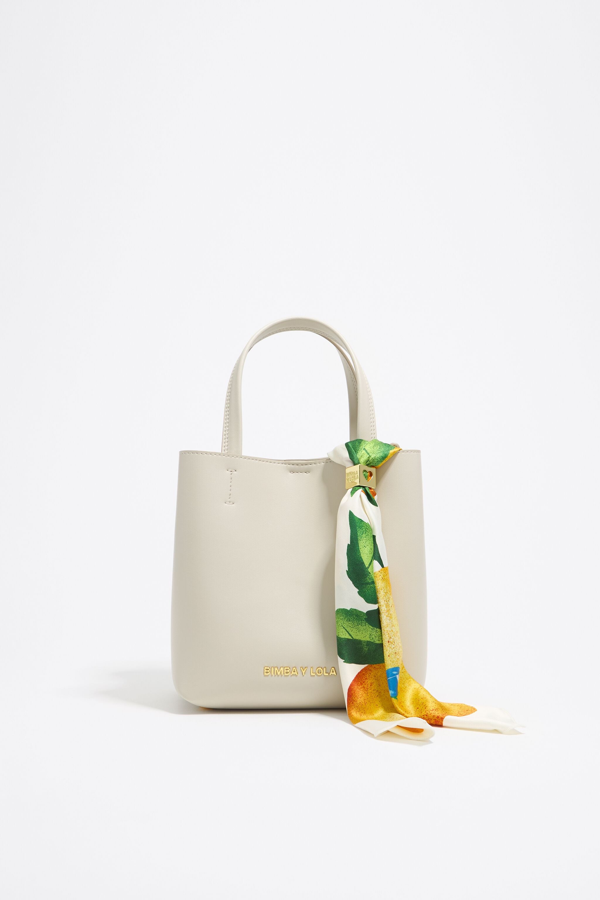 Charm scarf lemons