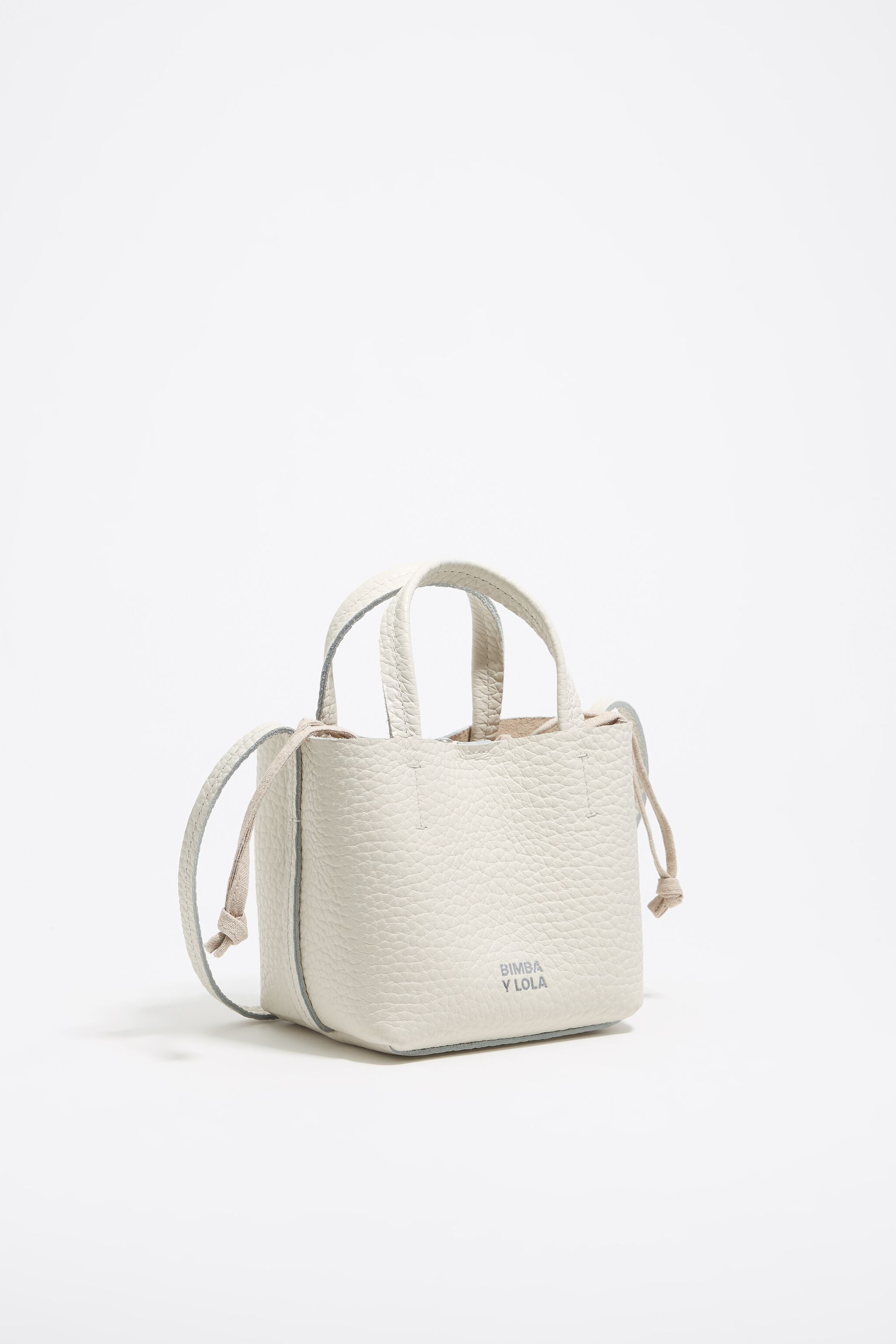 Mini off-white leather Chihuahua bag
