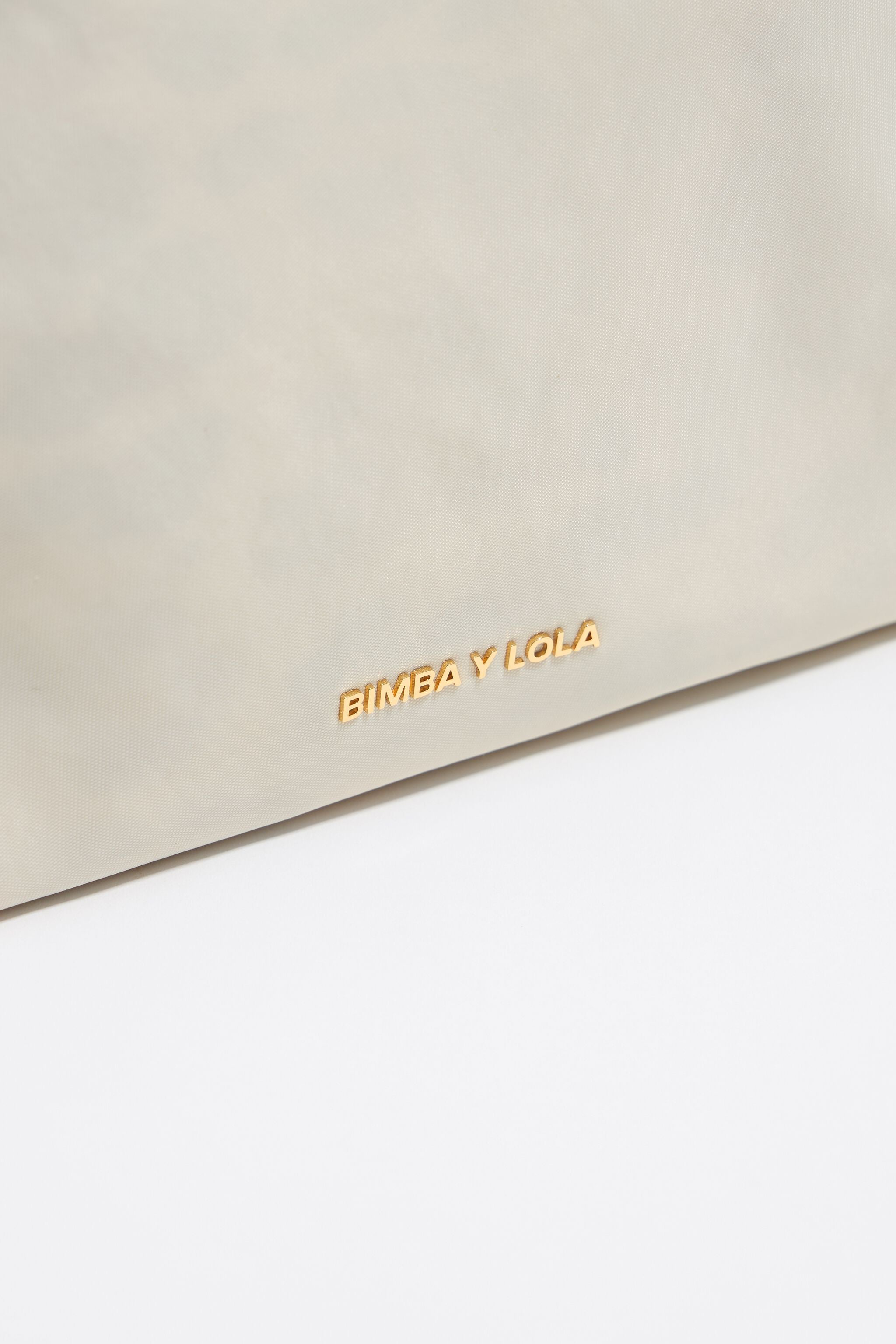 Large stone white nylon make-up case