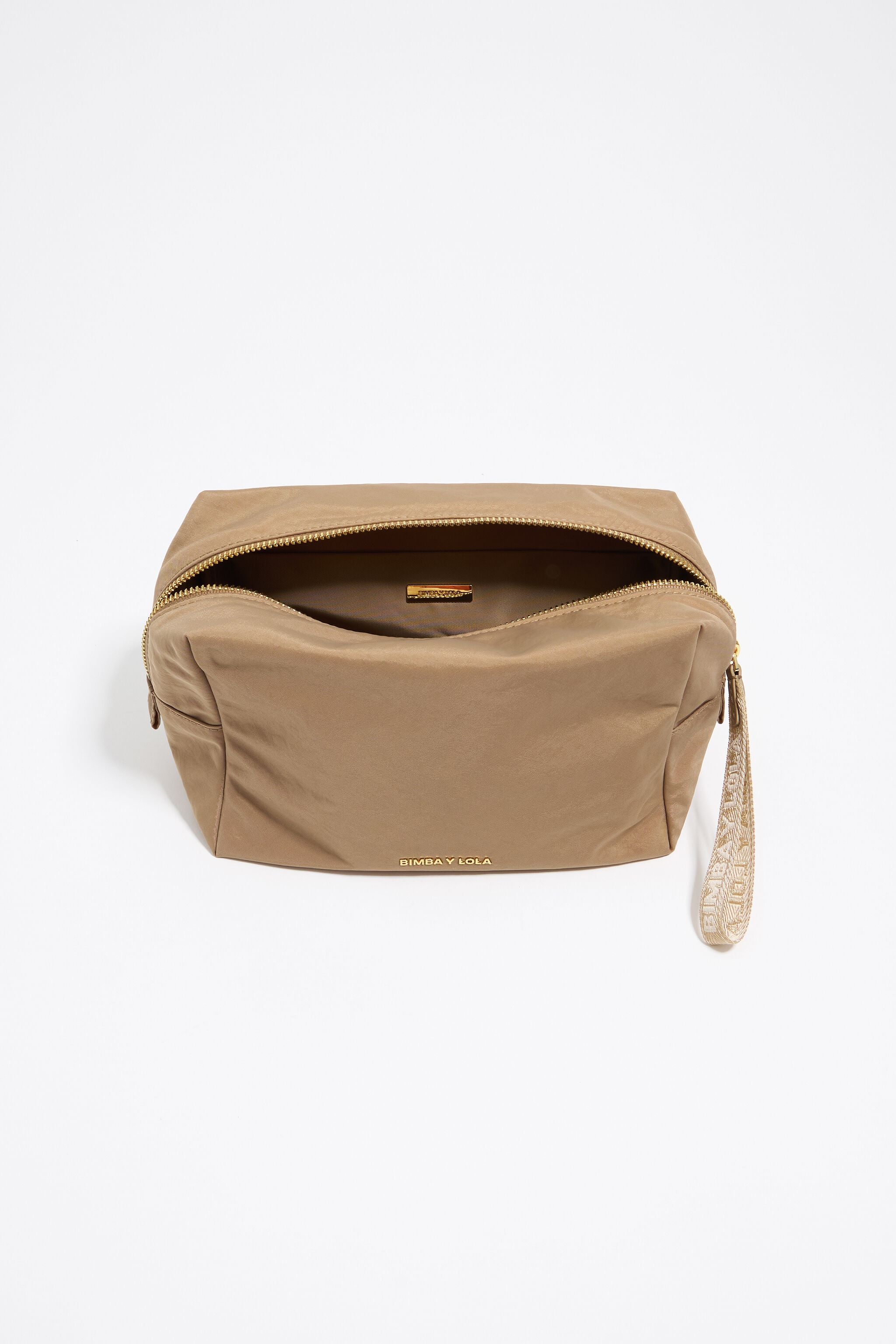 Bark brown nylon make-up case