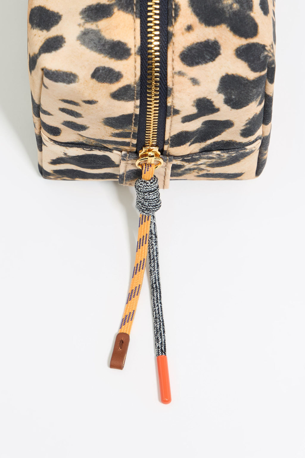 Medium beige Leopard nylon make-up case