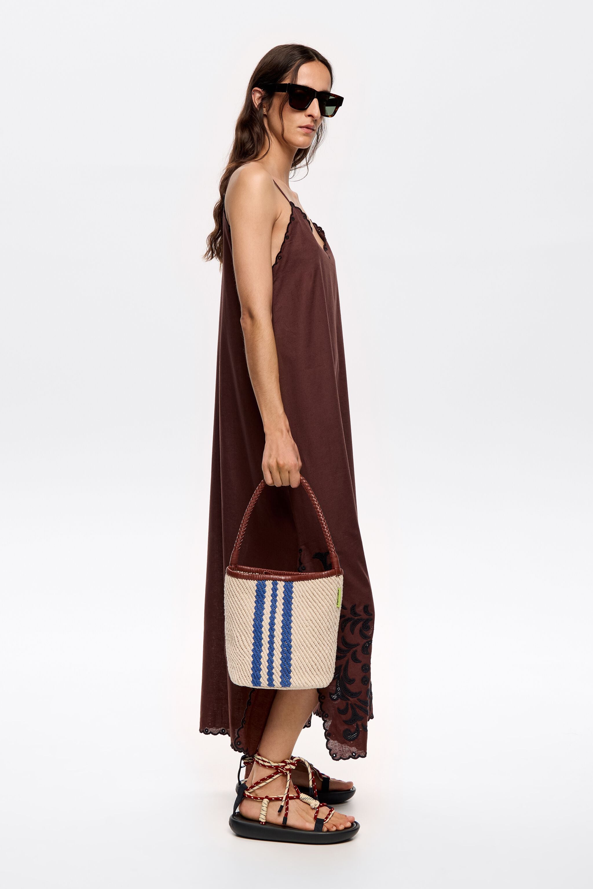 Medium ecru bucket bag