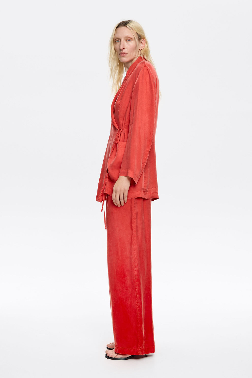 Fluid red double-breasted jacket