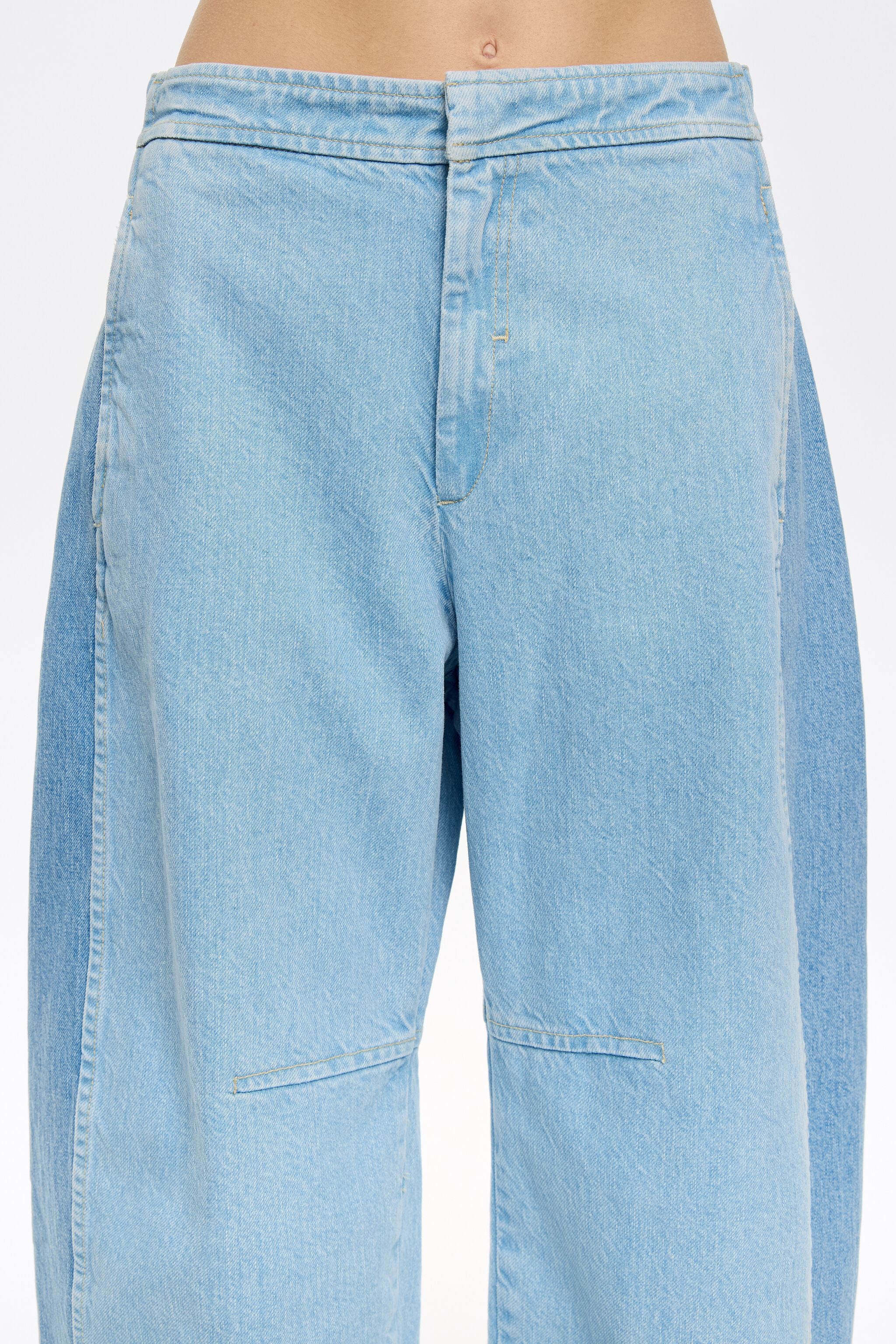 BARREL - Two-tone blue jeans