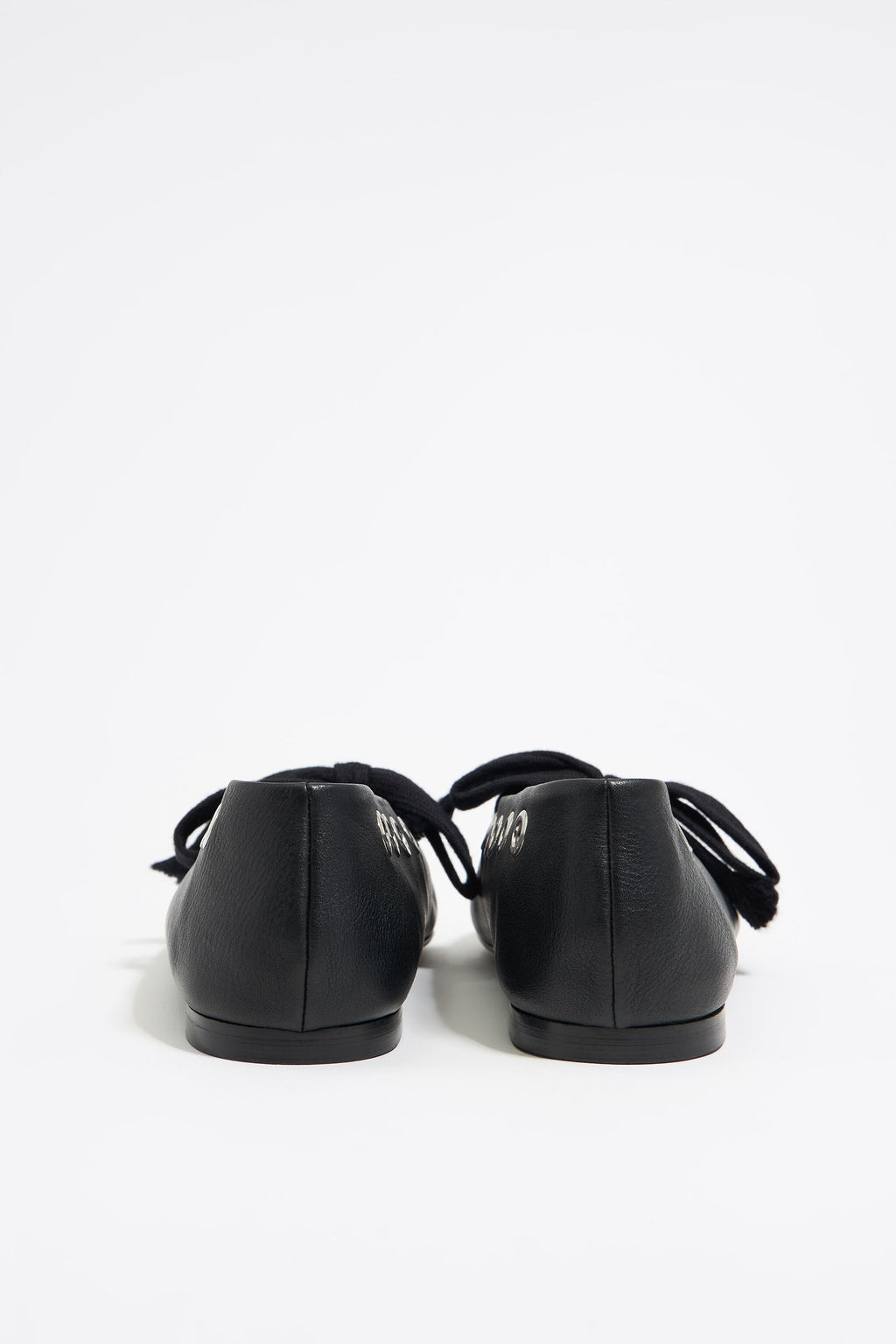 Black leather lace-up ballerina