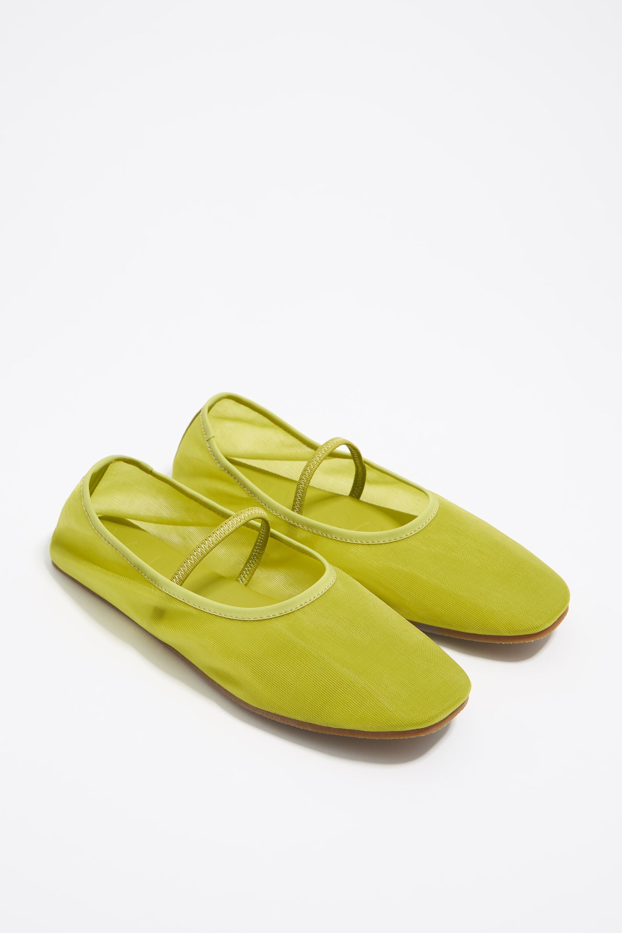 Lime mesh elastic strap ballerina