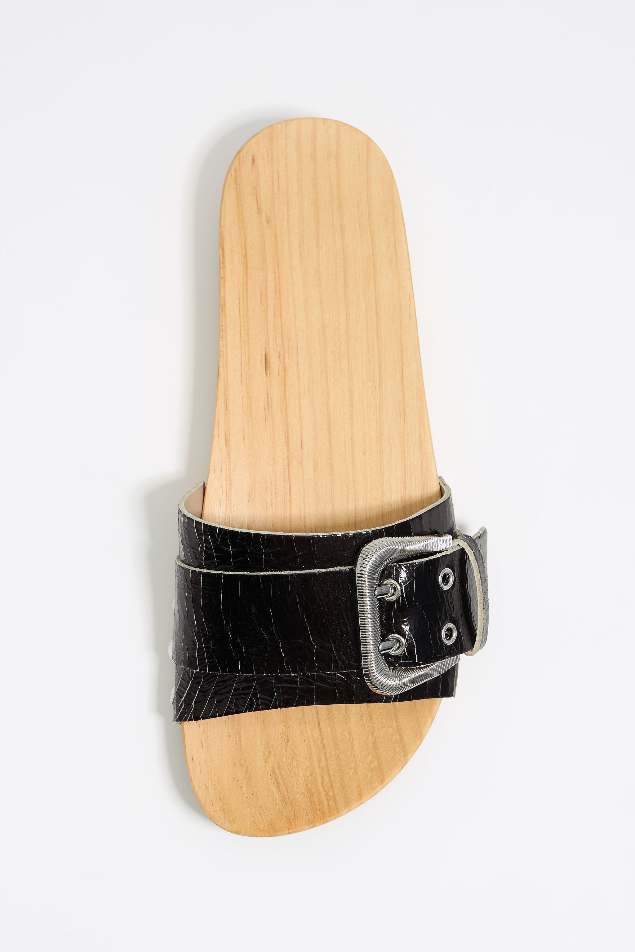 Black leather sandal with wooden sole