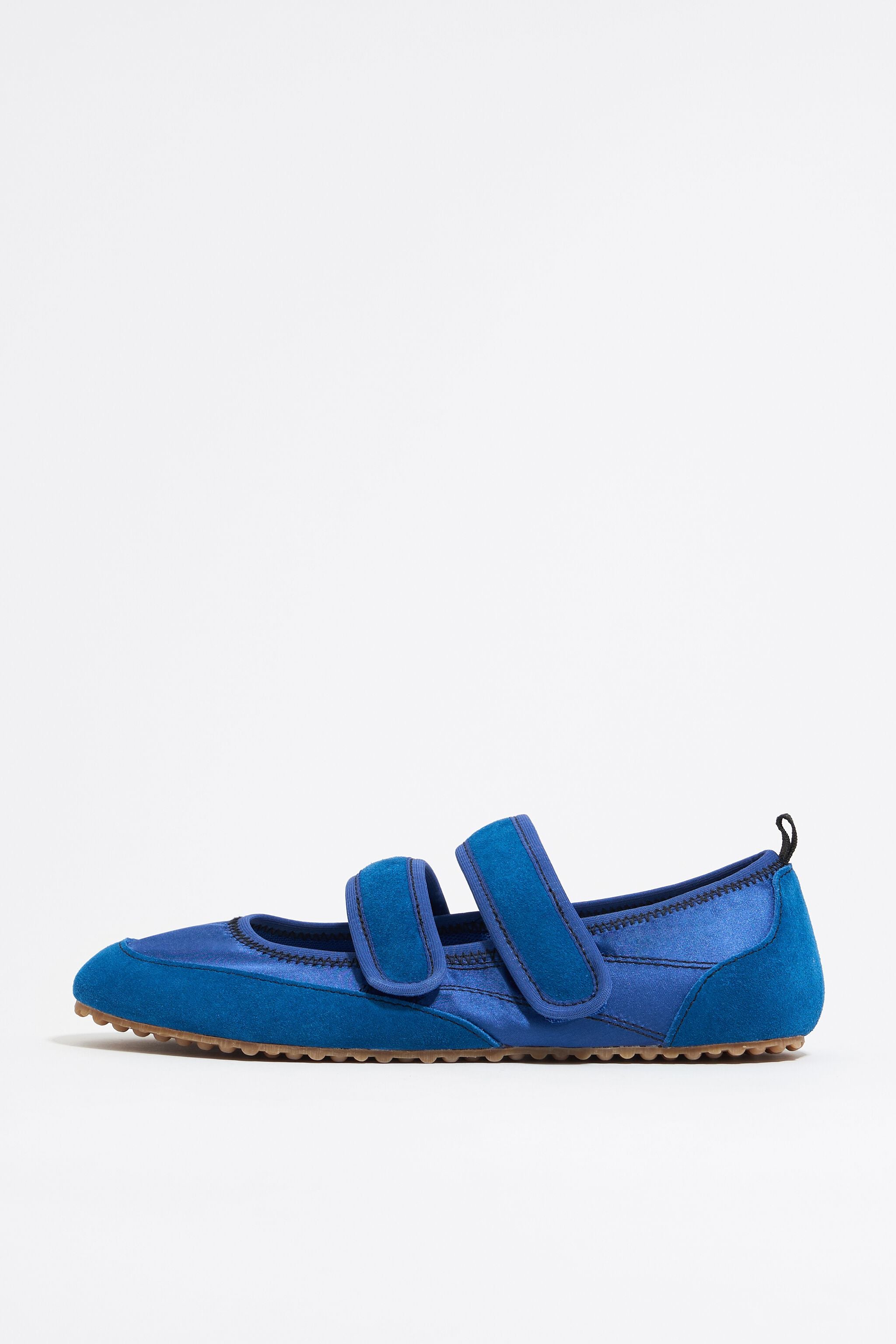 Blue sporty ballerina
