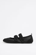 Black sporty ballerina