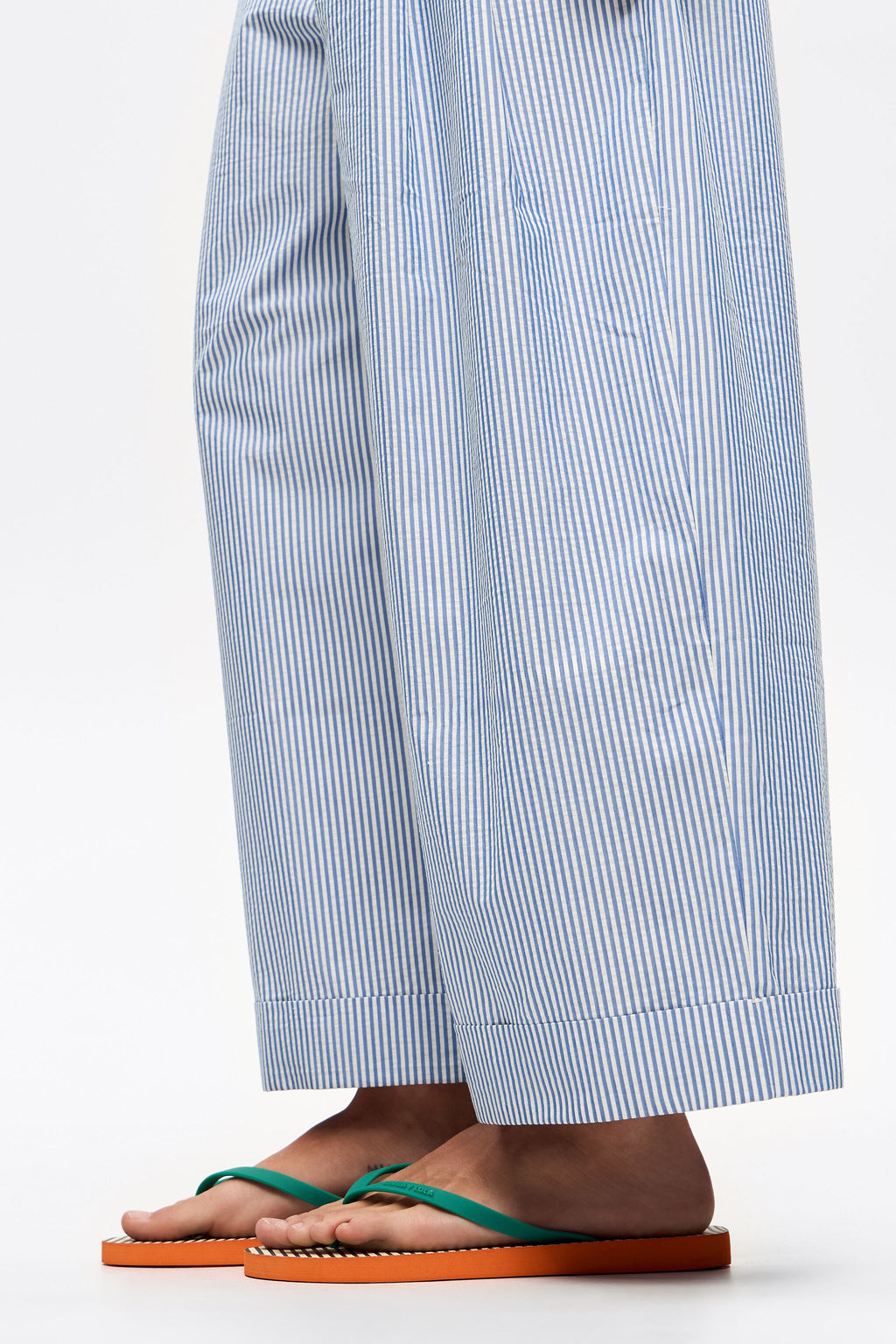 Striped flip-flop