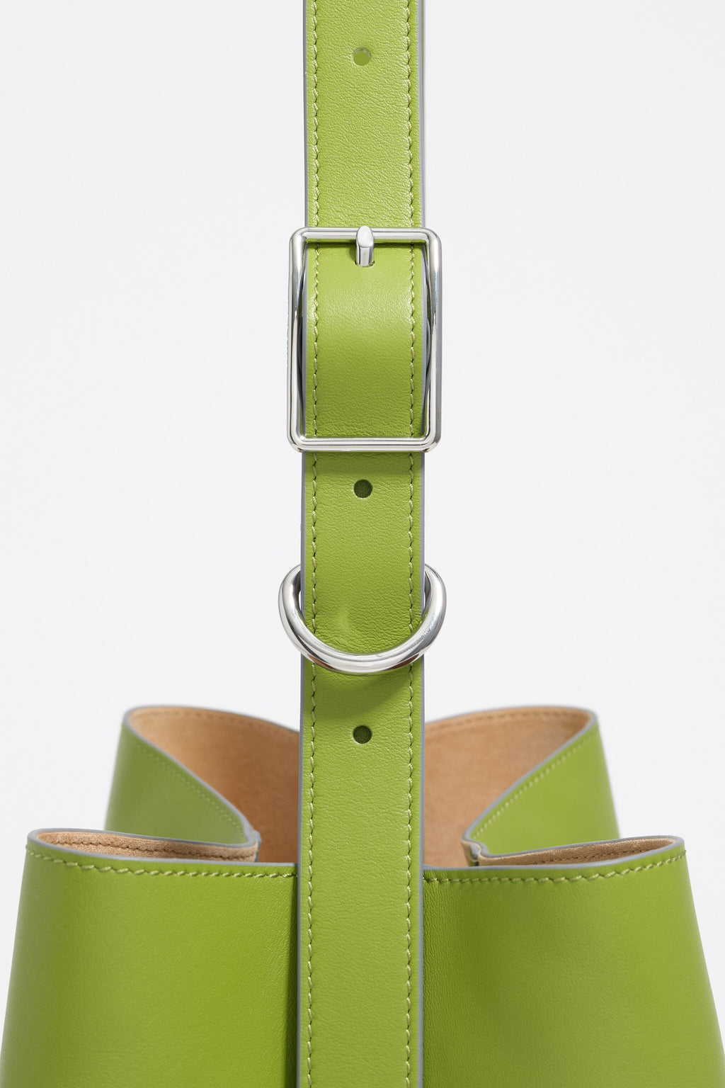 Large kiwi leather Carlino bag