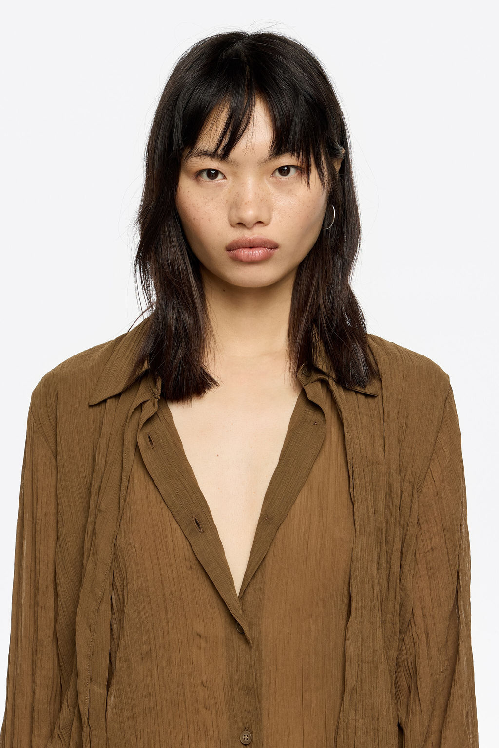 Brown pleated shirt with maxi ties
